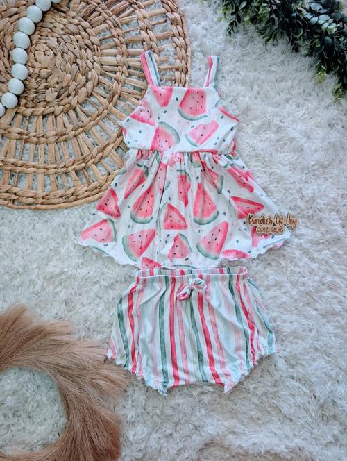 Ruffle shorties